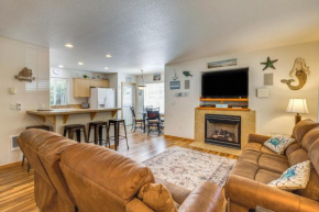 Rockaway Beach Home with Hot Tub Half Mi to Beach!